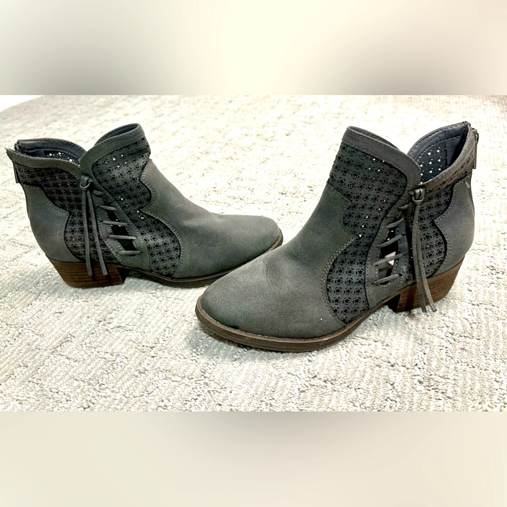 Very G Mata size 8 Gray Heeled Booties with lace up detail and back zipper.